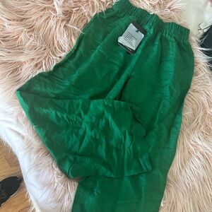 NEW WITH TAGS GREEN PARACHUTE PANTS